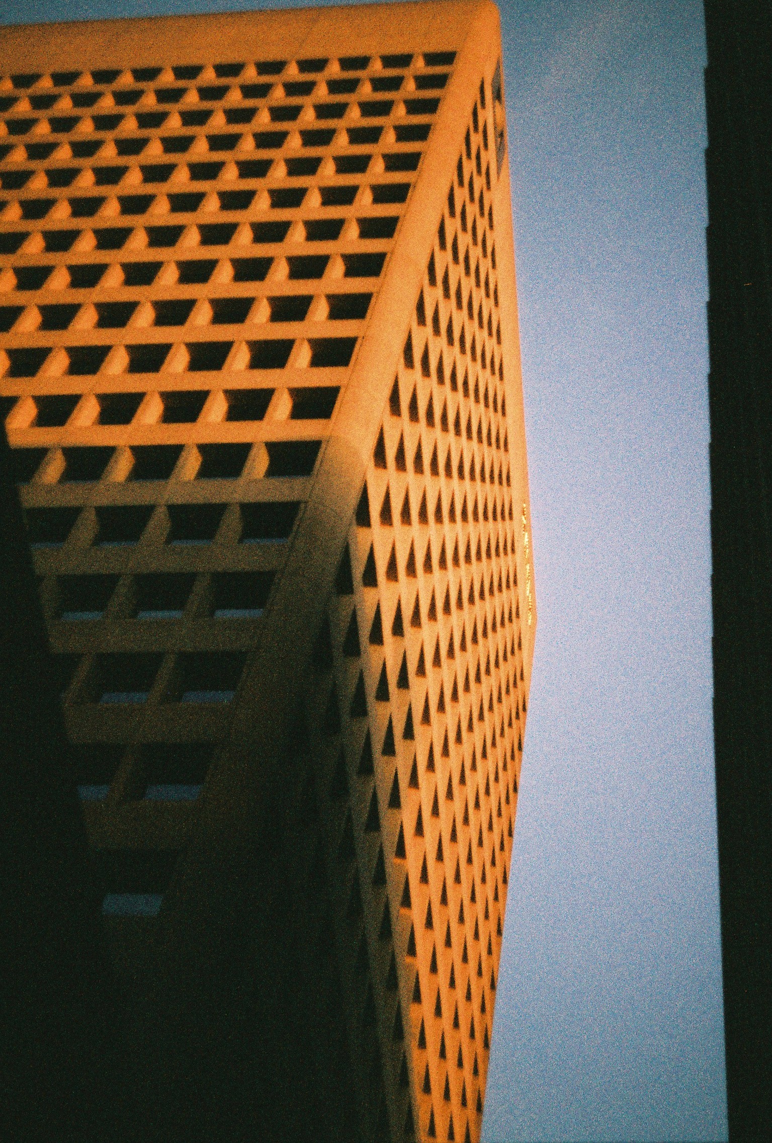 000030