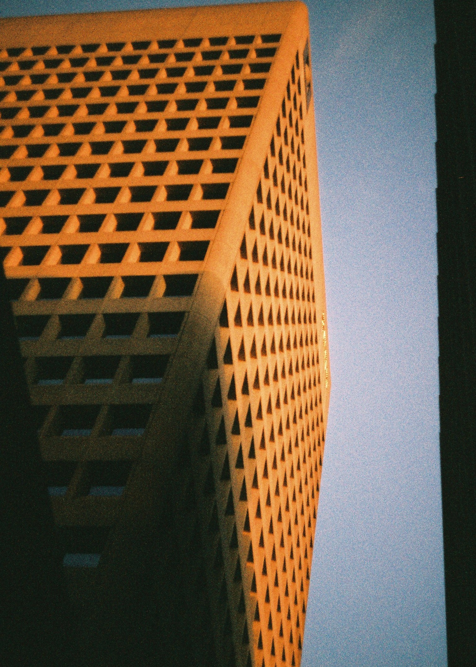 000030